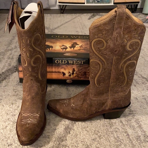 Ladies Cowboy Boots - Picture 3 of 6